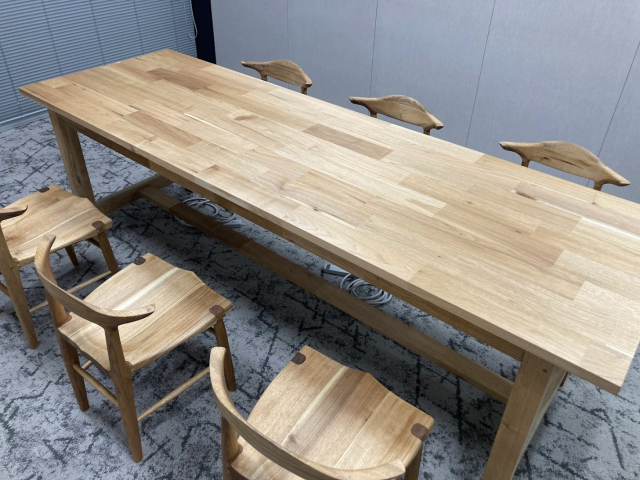 秋田銀行様　京橋支店　テーブル、椅子　（秋田県産　オニグルミ材）